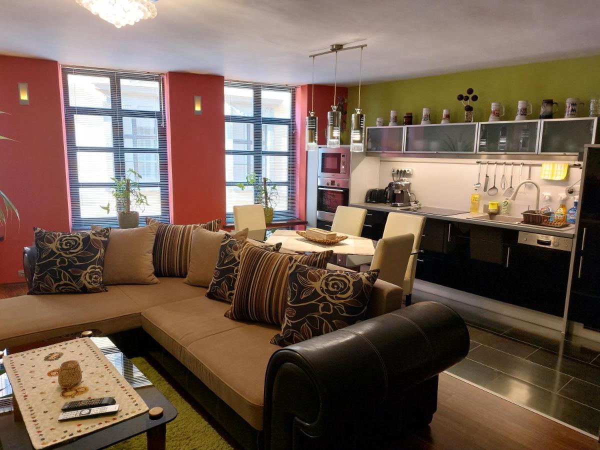 Appartement Fabricius Apartman à Sopron Extérieur photo