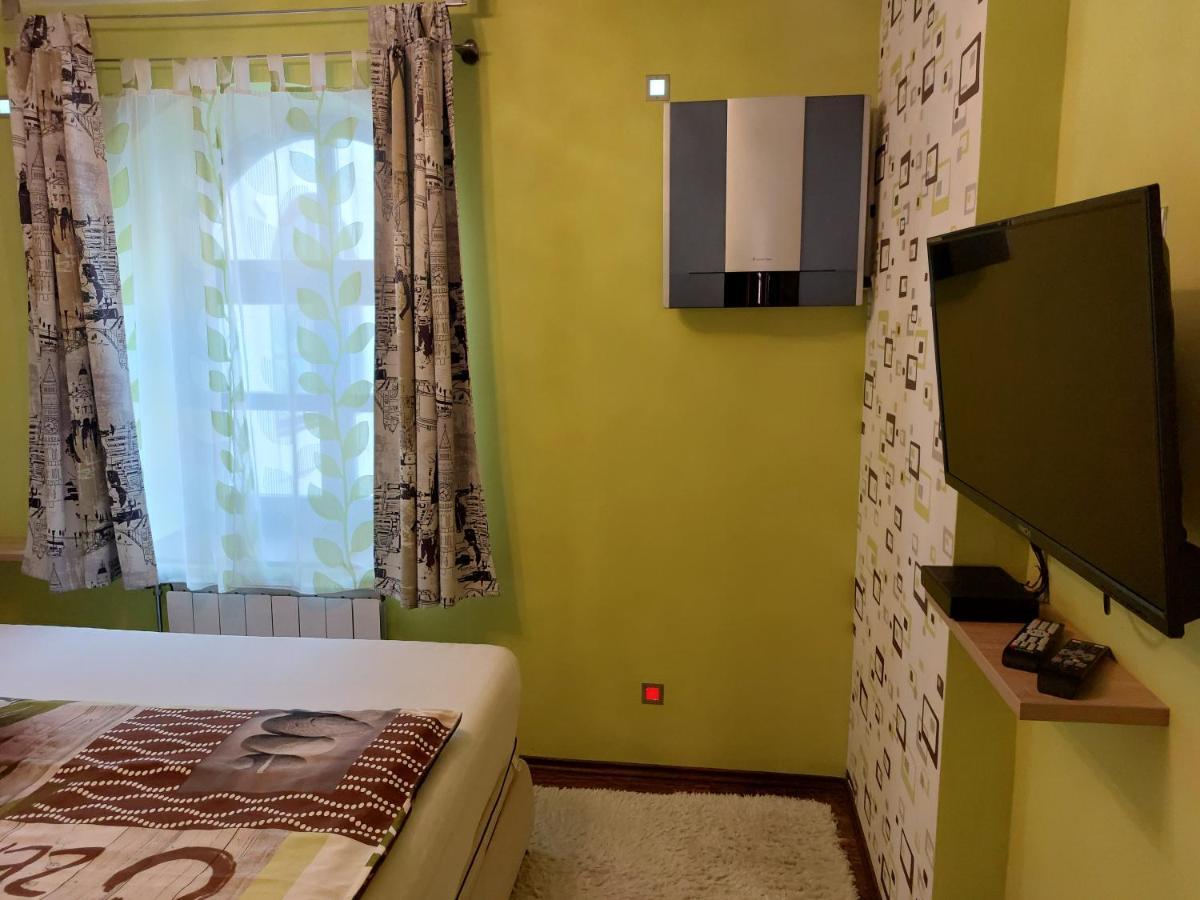 Appartement Fabricius Apartman à Sopron Extérieur photo